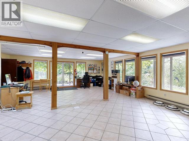 9573 Larson Road, Powell River, BC - Indoor Photo Showing Other Room