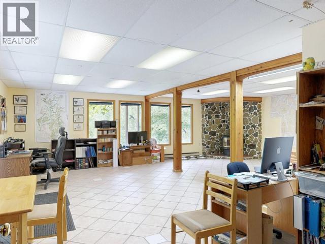 9573 Larson Road, Powell River, BC - Indoor Photo Showing Other Room