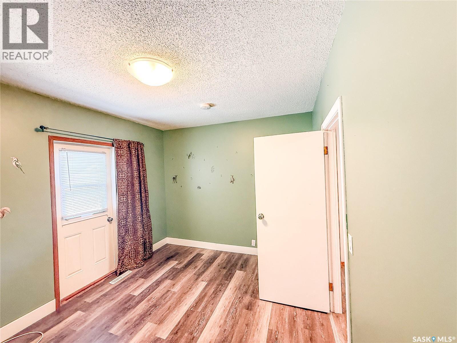 430 3Rd Street E, Shaunavon, SK - Indoor Photo Showing Other Room