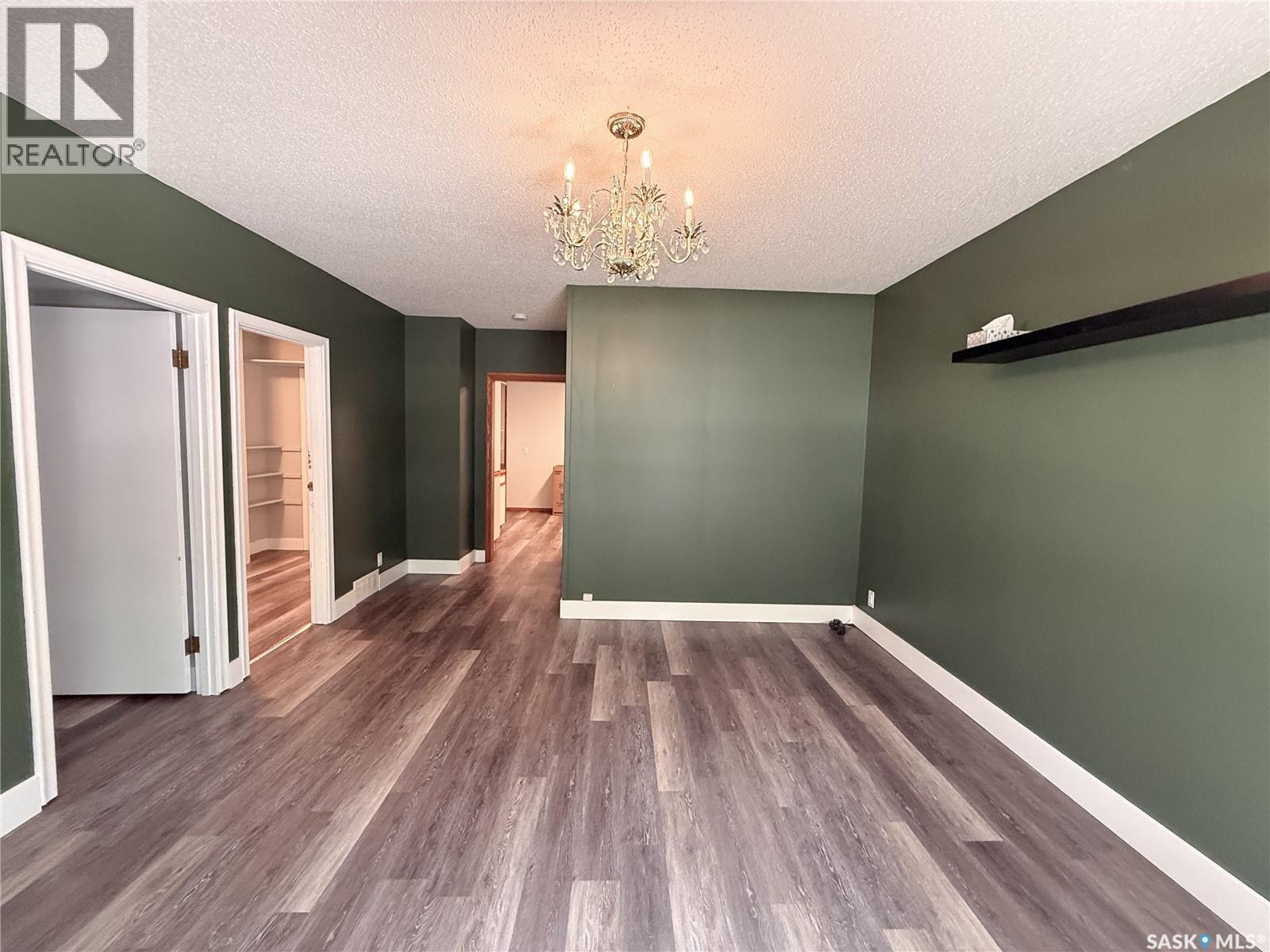 430 3Rd Street E, Shaunavon, SK - Indoor Photo Showing Other Room