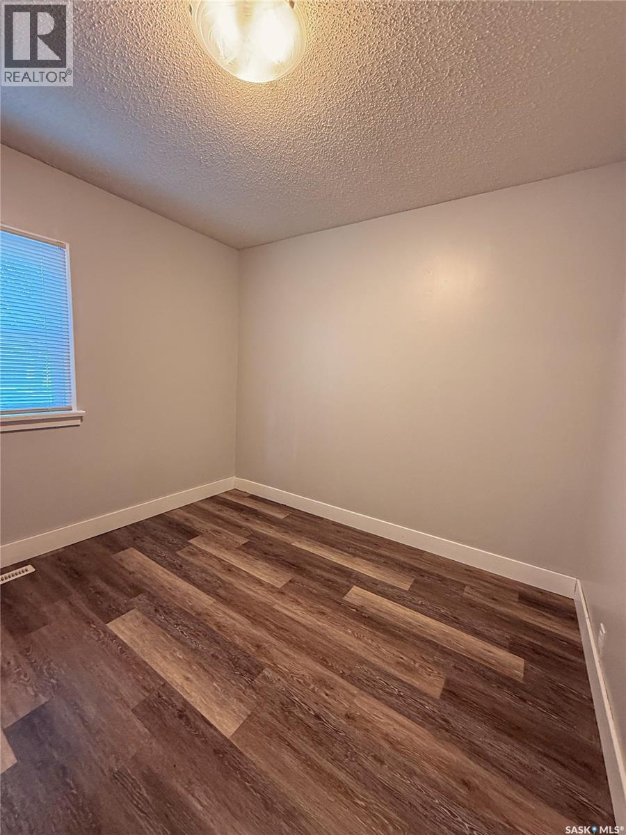 430 3Rd Street E, Shaunavon, SK - Indoor Photo Showing Other Room