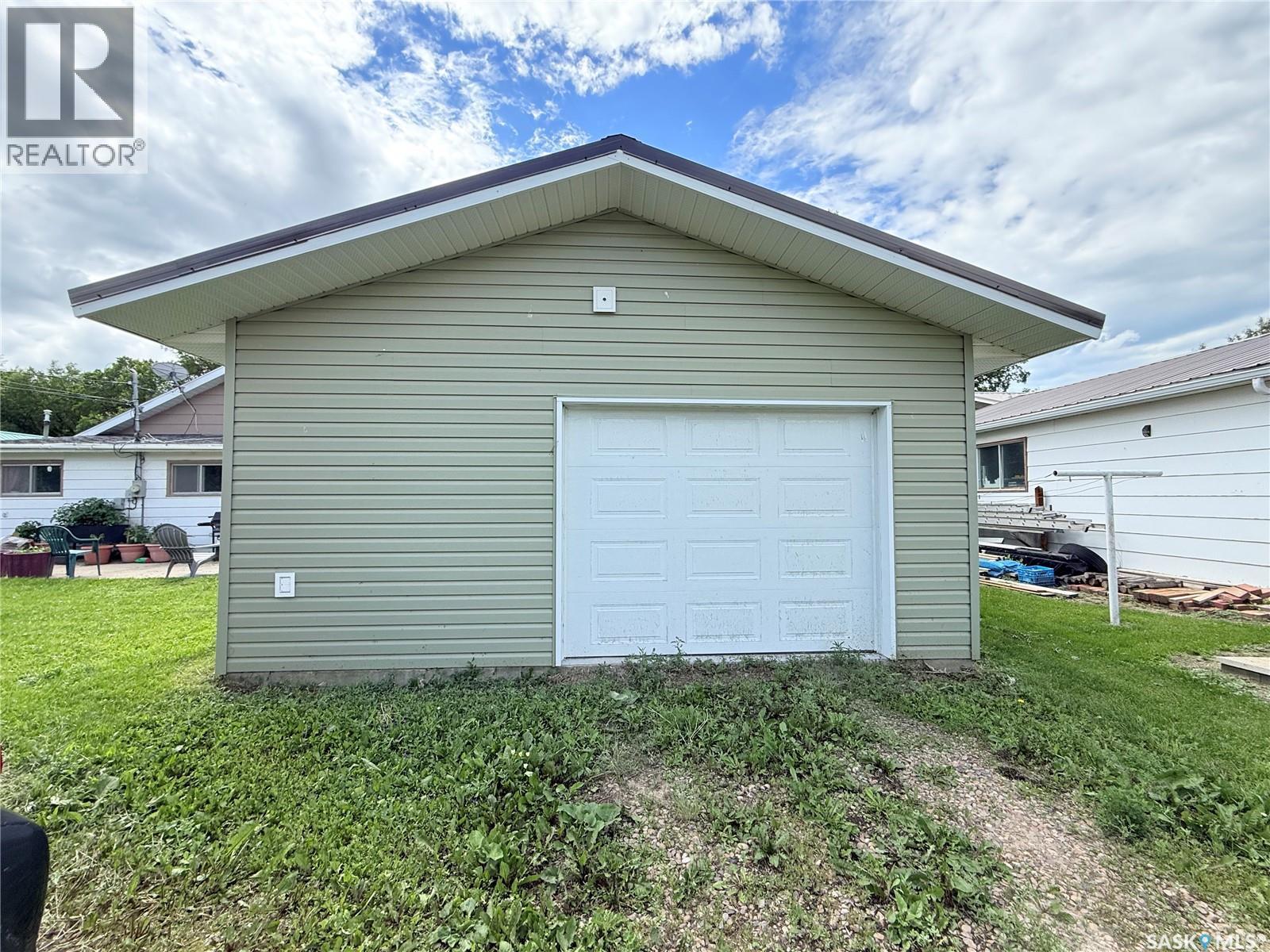 430 3Rd Street E, Shaunavon, SK - Outdoor With Exterior