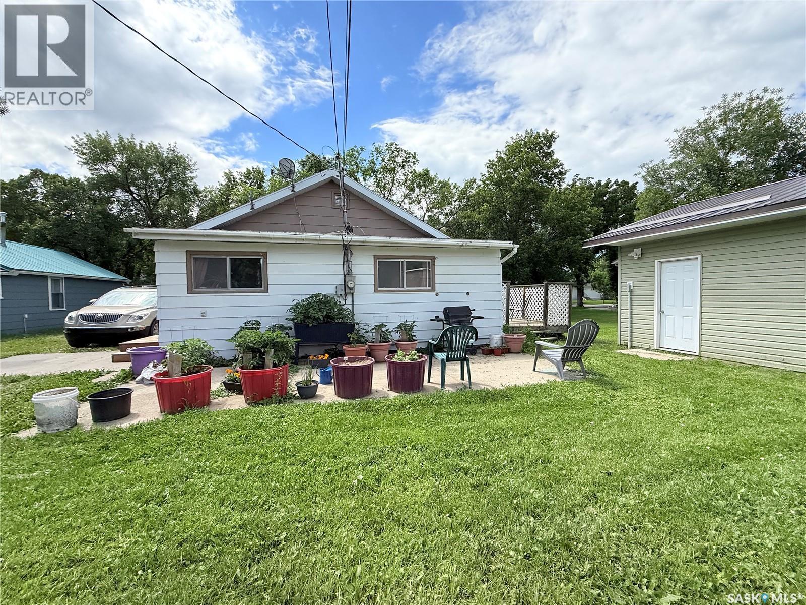430 3Rd Street E, Shaunavon, SK - Outdoor
