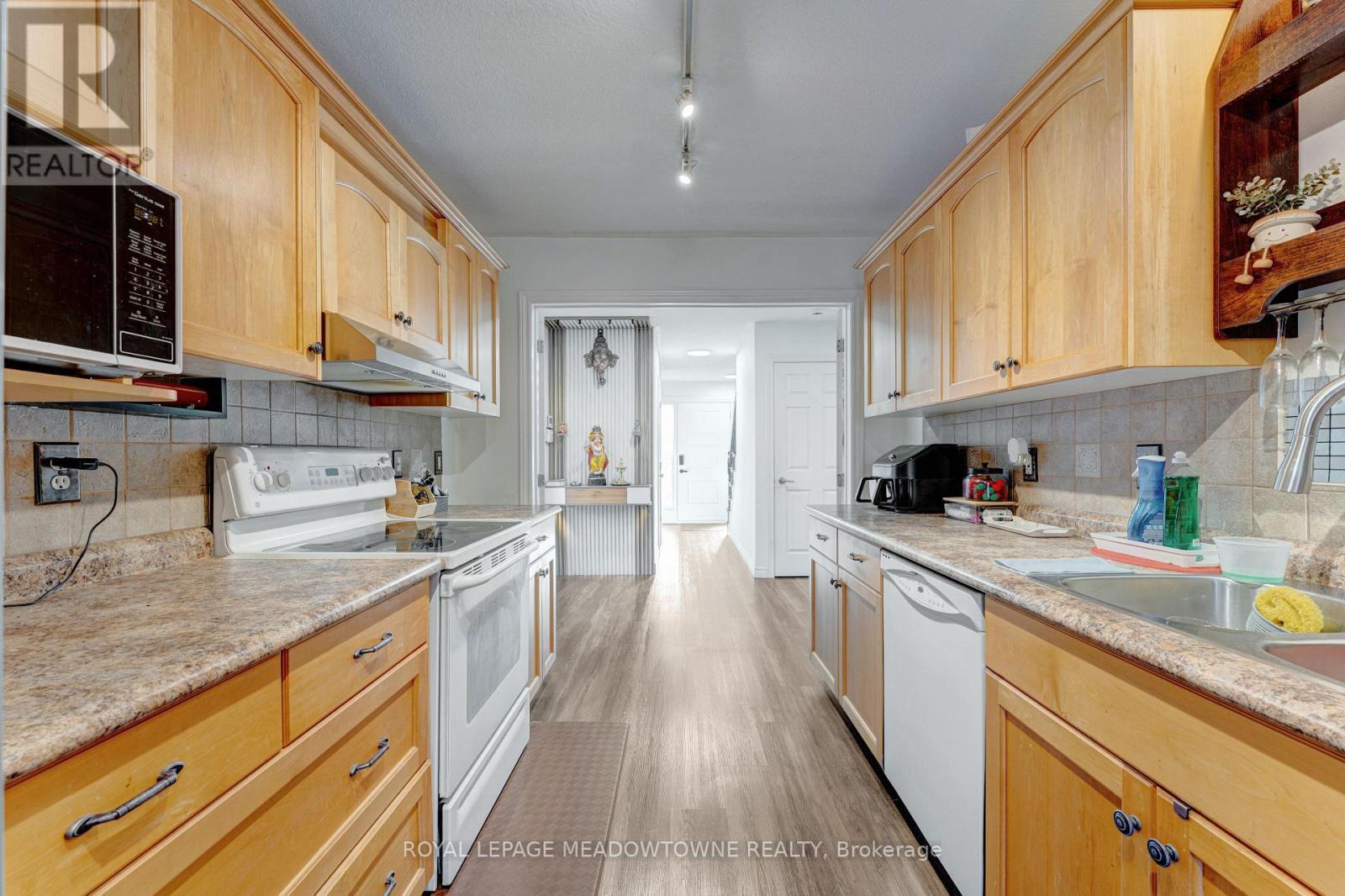 71 Mcfarlane Drive, Cambridge, ON