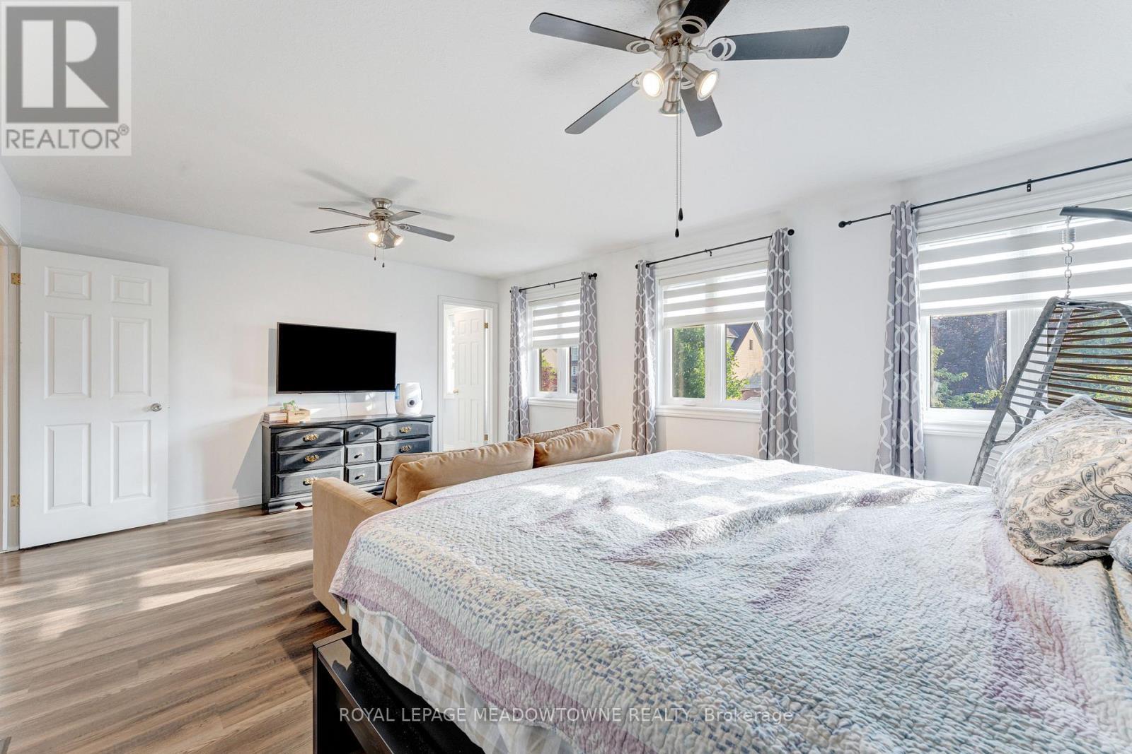 71 Mcfarlane Drive, Cambridge, ON