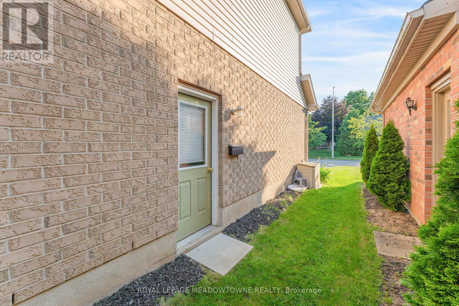 71 Mcfarlane Drive, Cambridge, ON