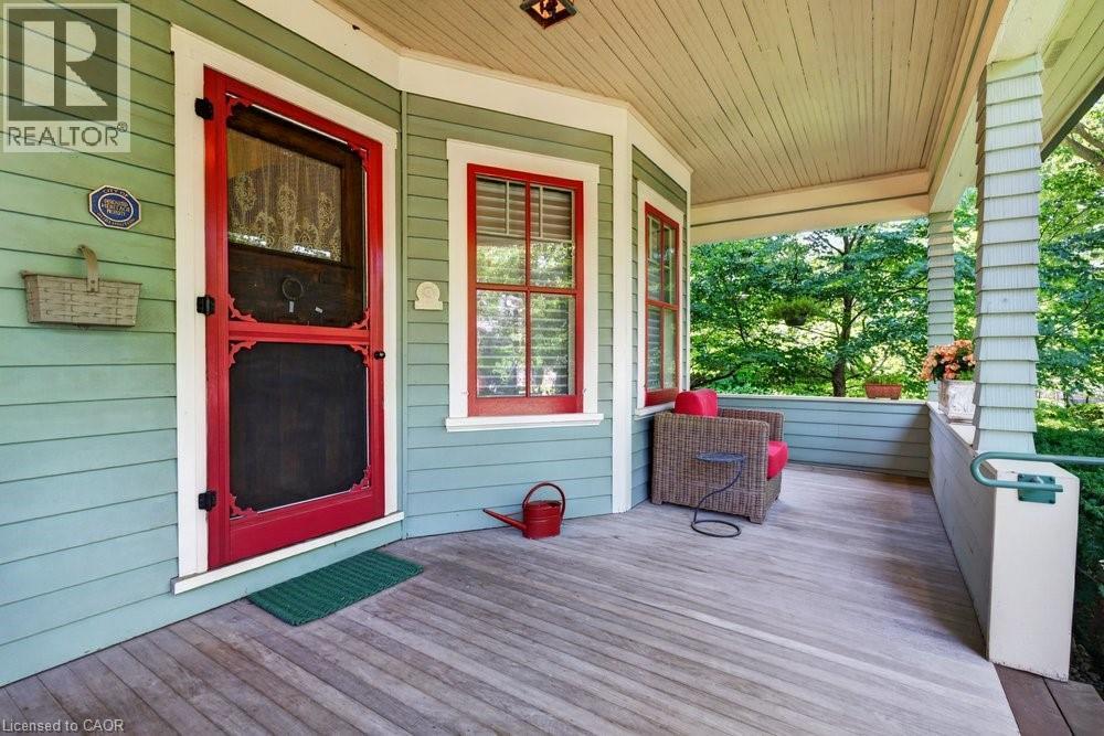 526 Burlington Avenue, Burlington, ON - Outdoor With Deck Patio Veranda With Exterior