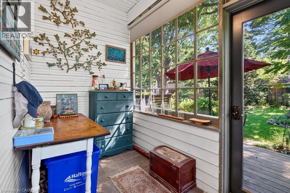 526 Burlington Avenue, Burlington, ON - With Deck Patio Veranda With Exterior