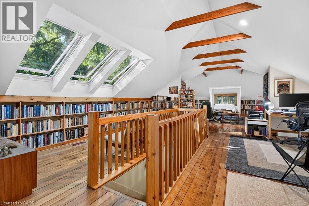 526 Burlington Avenue, Burlington, ON - Indoor