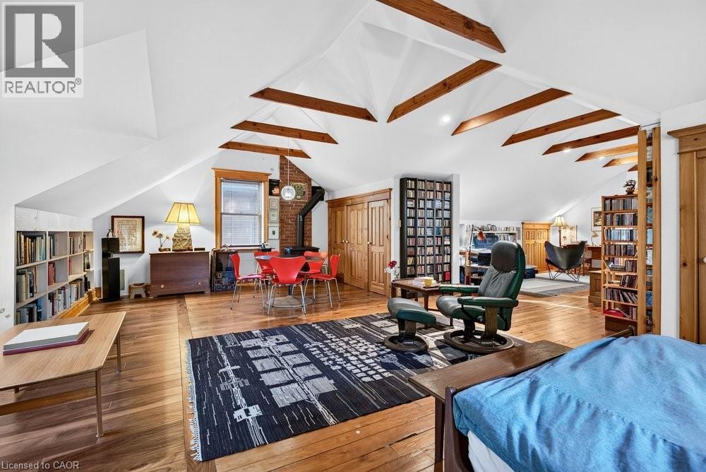 526 Burlington Avenue, Burlington, ON - Indoor