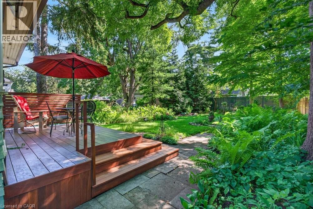 526 Burlington Avenue, Burlington, ON - Outdoor With Deck Patio Veranda