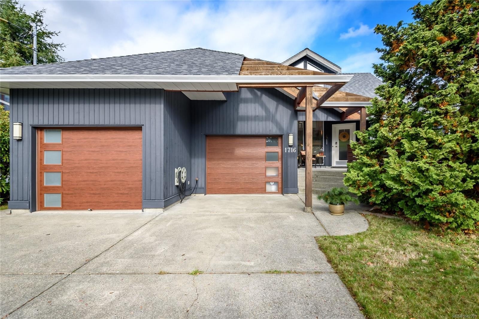 1716 Tofino Pl, Comox, BC