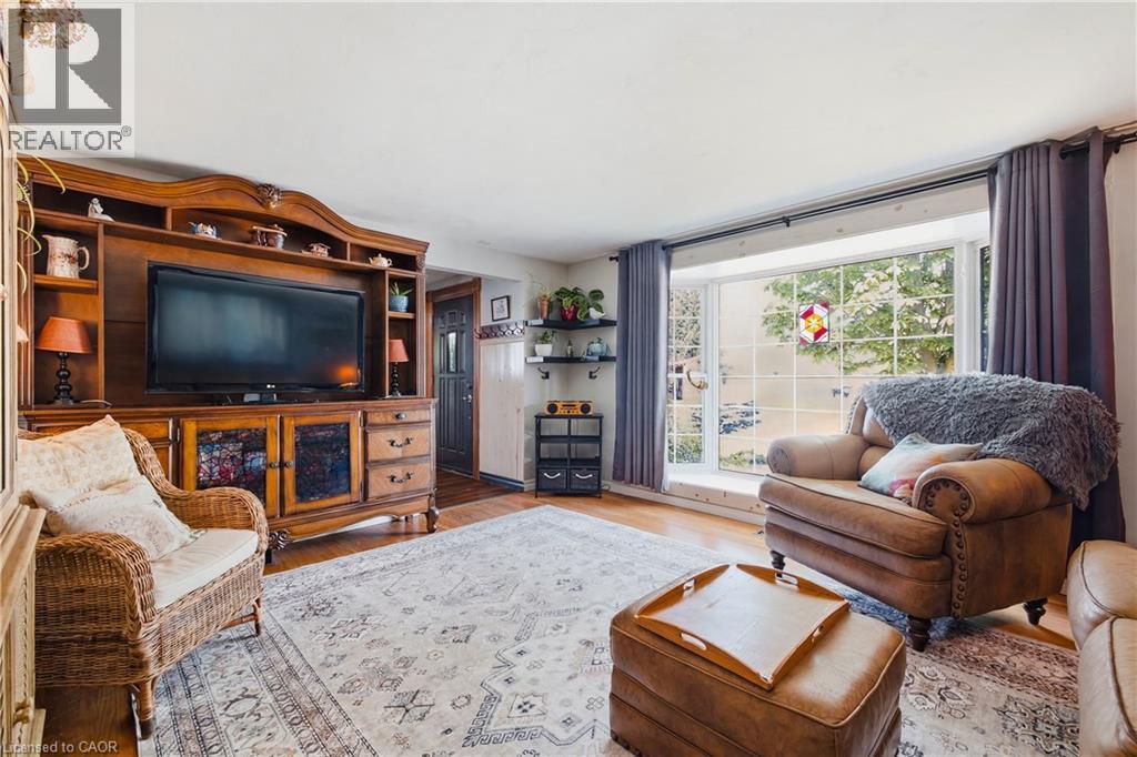 89 Geneva Crescent, Kitchener, ON