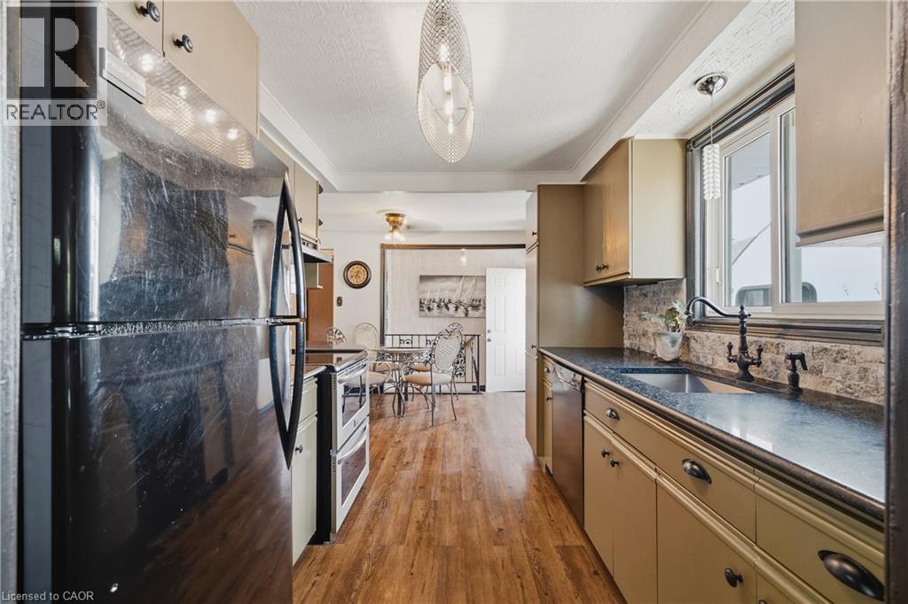 89 Geneva Crescent, Kitchener, ON