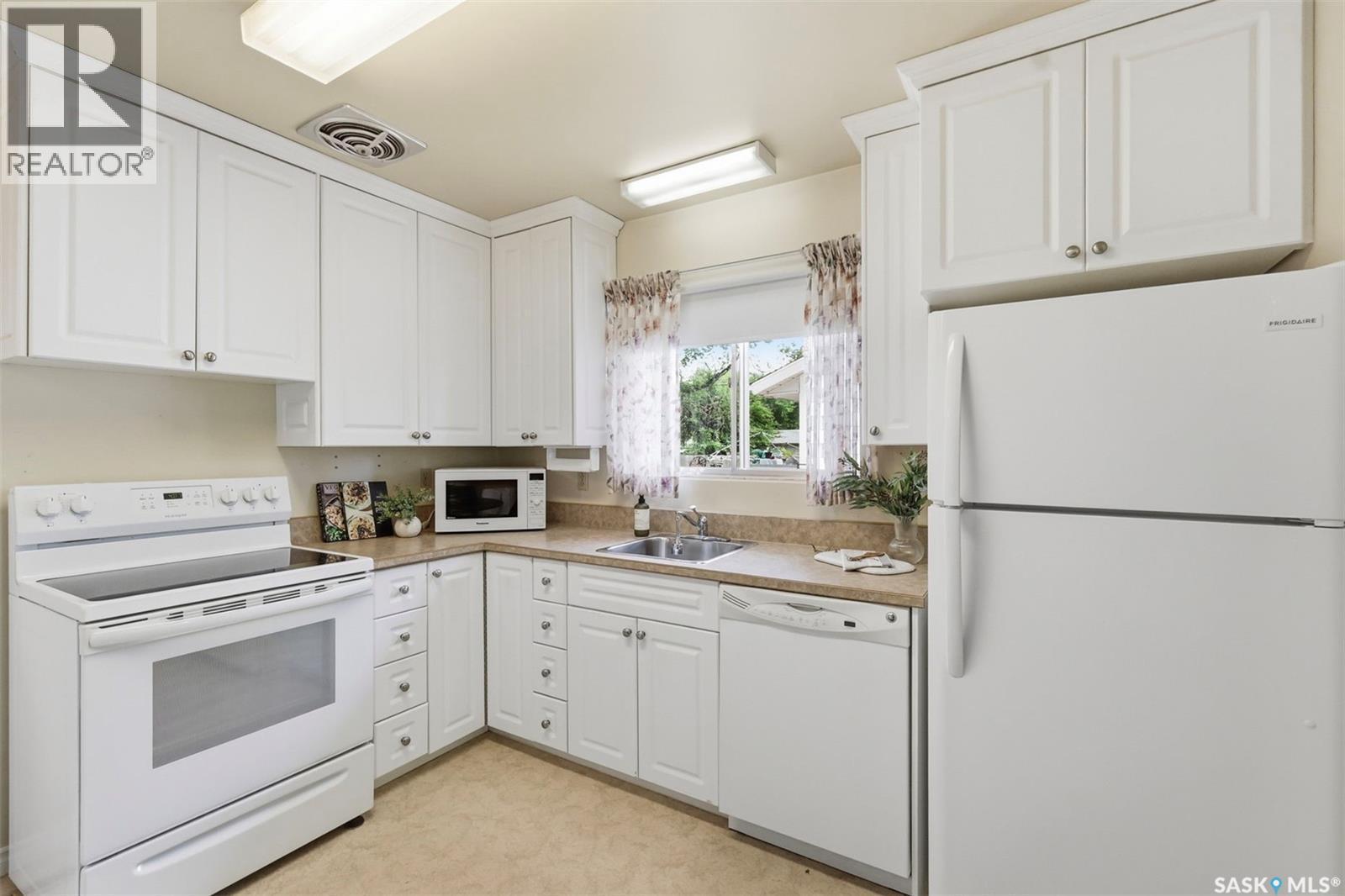 908 X Avenue N, Saskatoon, SK