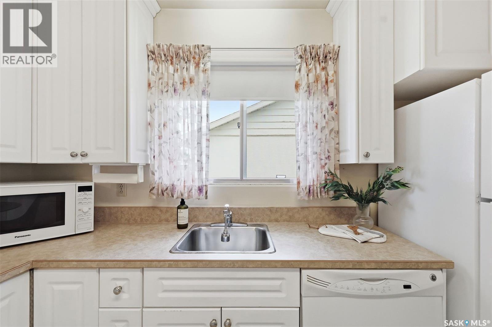 908 X Avenue N, Saskatoon, SK