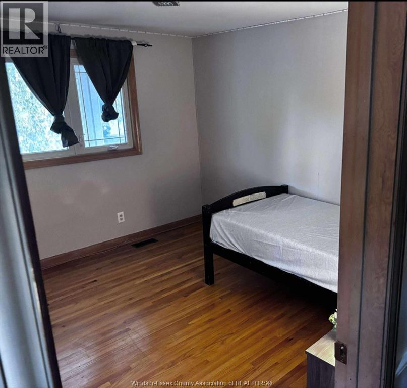 2722 Sierra Drive, Windsor, ON - Indoor Photo Showing Bedroom