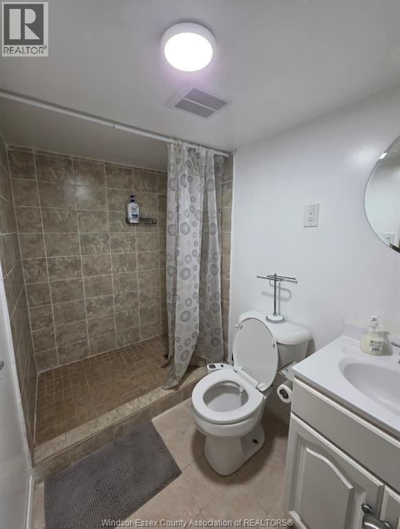 2722 Sierra Drive, Windsor, ON - Indoor Photo Showing Bathroom