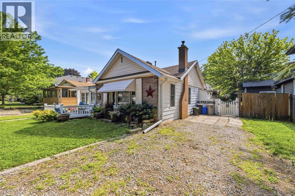 1978 Orchard Avenue, Sarnia, ON