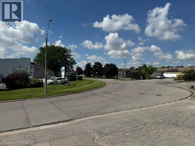 Image quality insufficient for description - 95 Hempstead Drive Unit# 9, Hamilton, ON