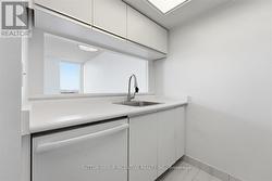 KITCHEN - 