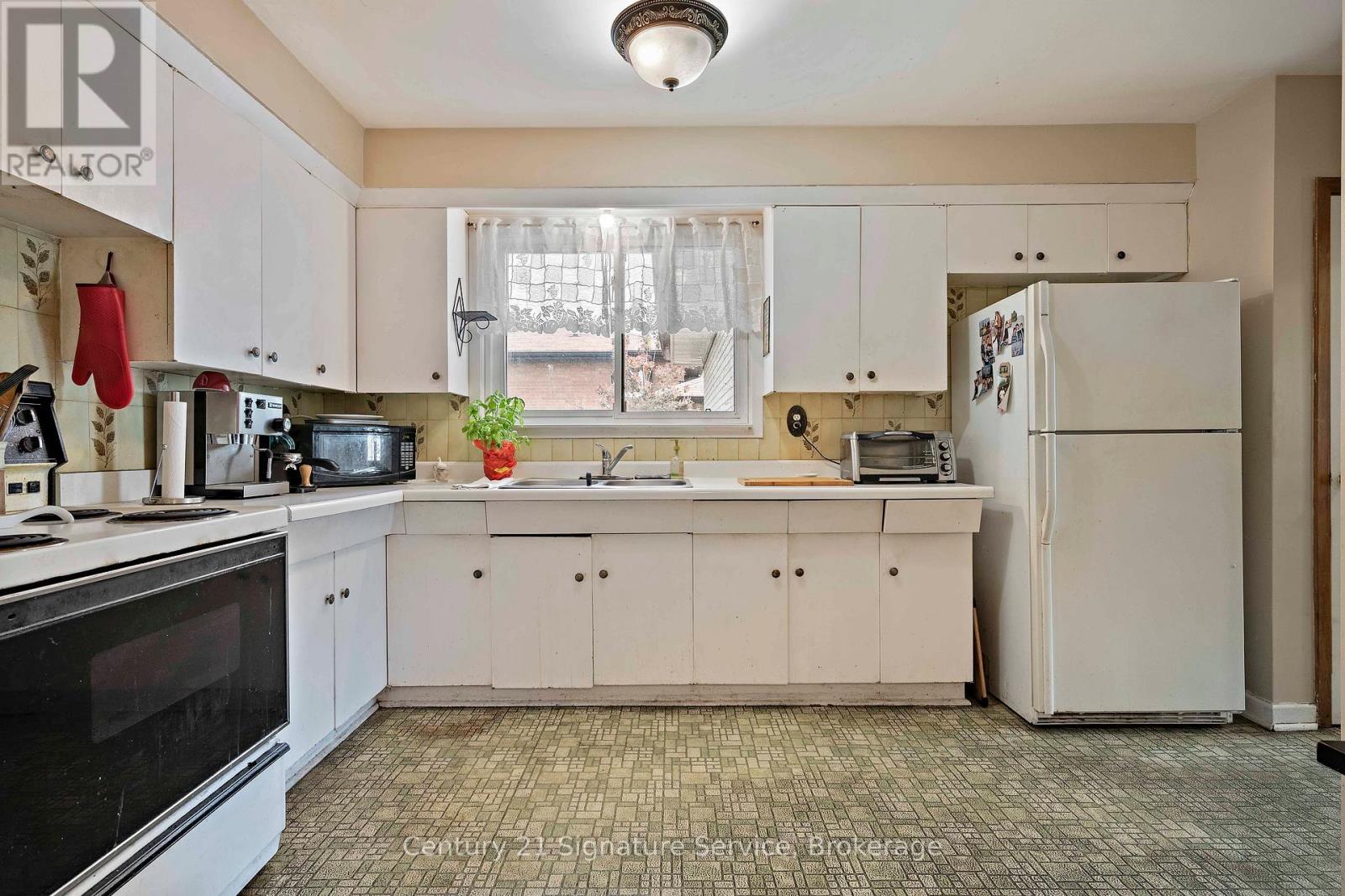 2150 Greenhurst Avenue, Mississauga, ON