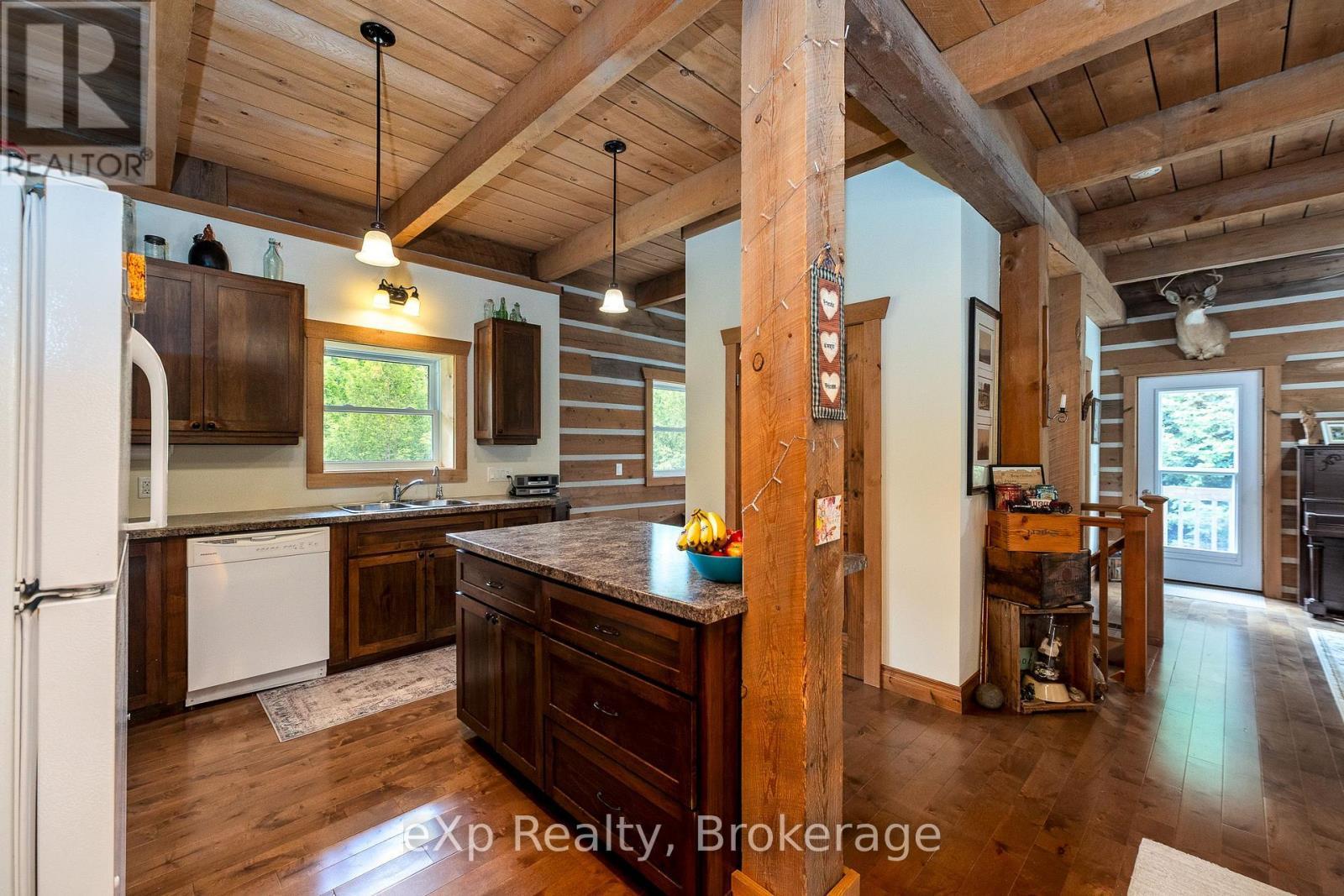720232 Sideroad 20, Chatsworth, ON