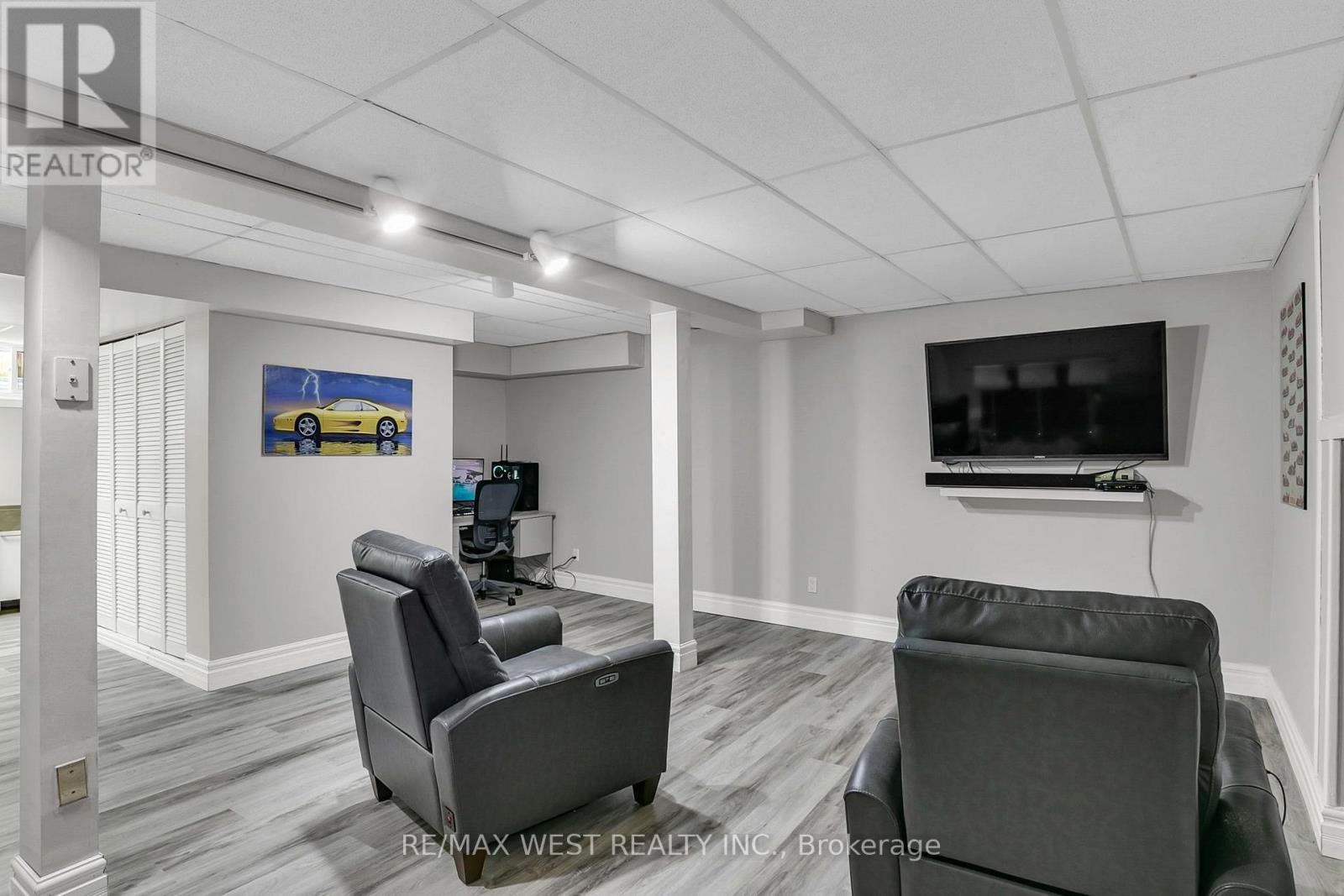 930 Maramis Court, Mississauga, ON