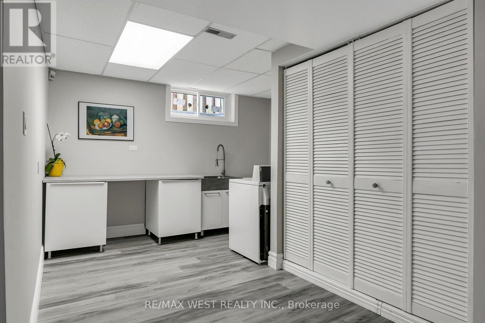 930 Maramis Court, Mississauga, ON