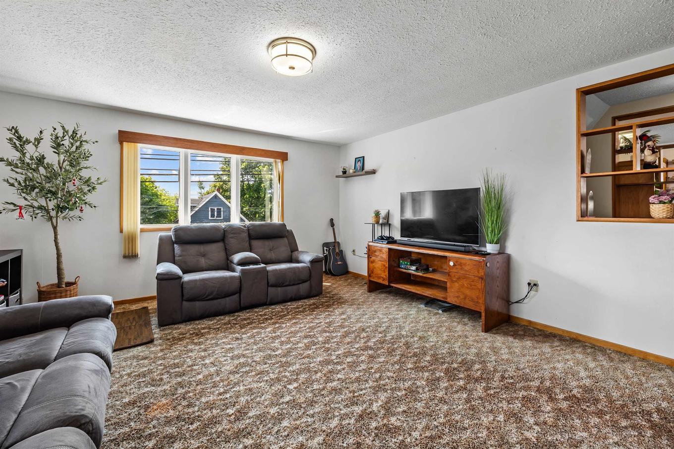 21 Kirkwood Drive, Charlottetown, PE - Indoor Photo Showing Living Room