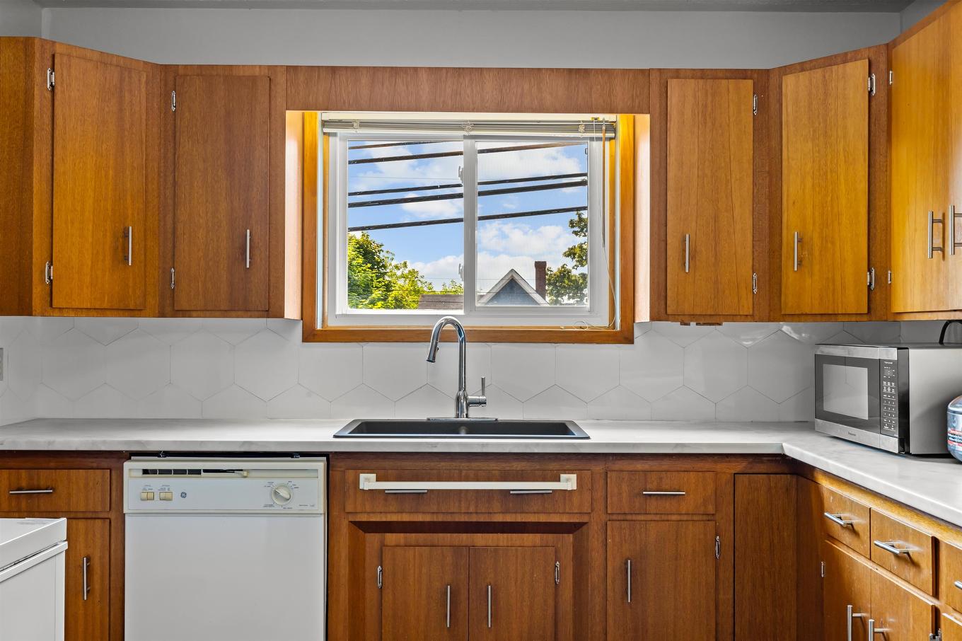 21 Kirkwood Drive, Charlottetown, PE - Indoor Photo Showing Kitchen