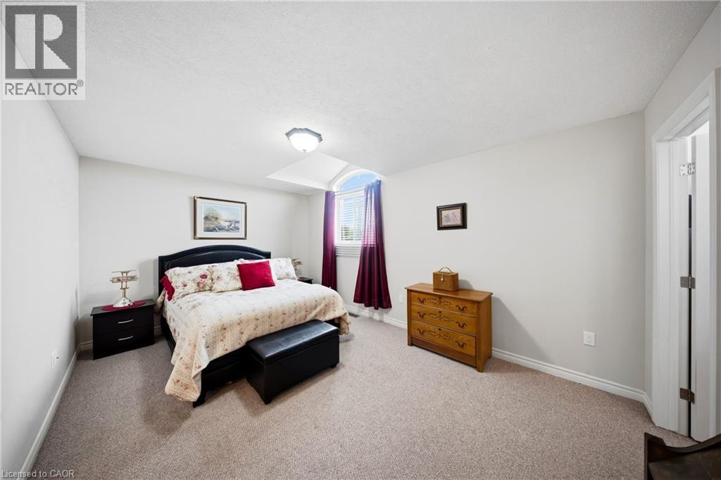 206 Meredith Way, Grey, ON - Indoor Photo Showing Bedroom