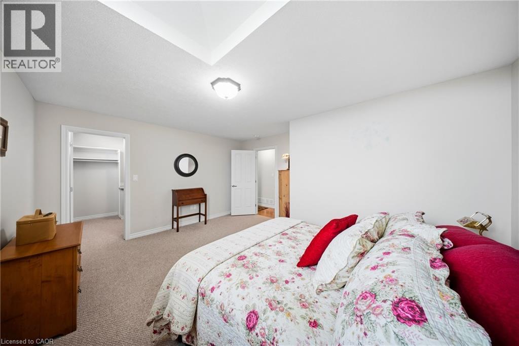 206 Meredith Way, Grey, ON - Indoor Photo Showing Bedroom