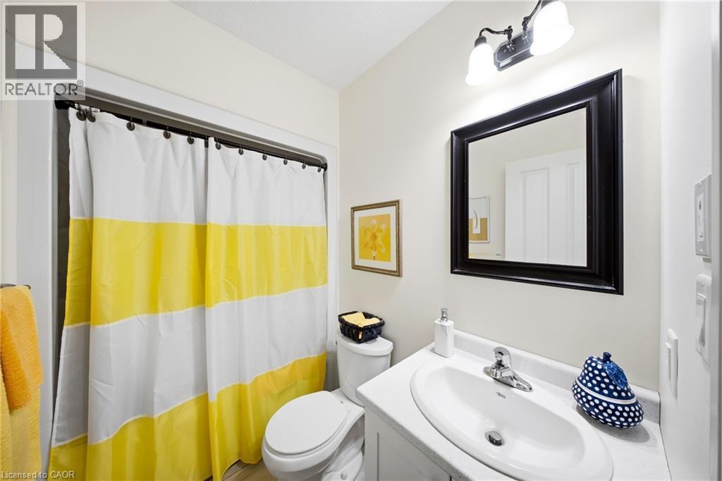 206 Meredith Way, Grey, ON - Indoor Photo Showing Bathroom