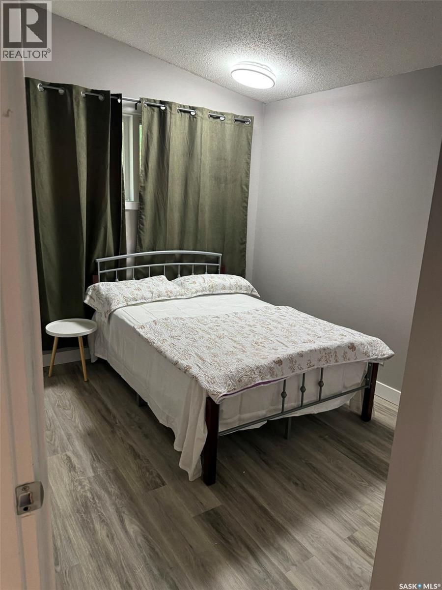 2905 Grant Road, Regina, SK - Indoor Photo Showing Bedroom