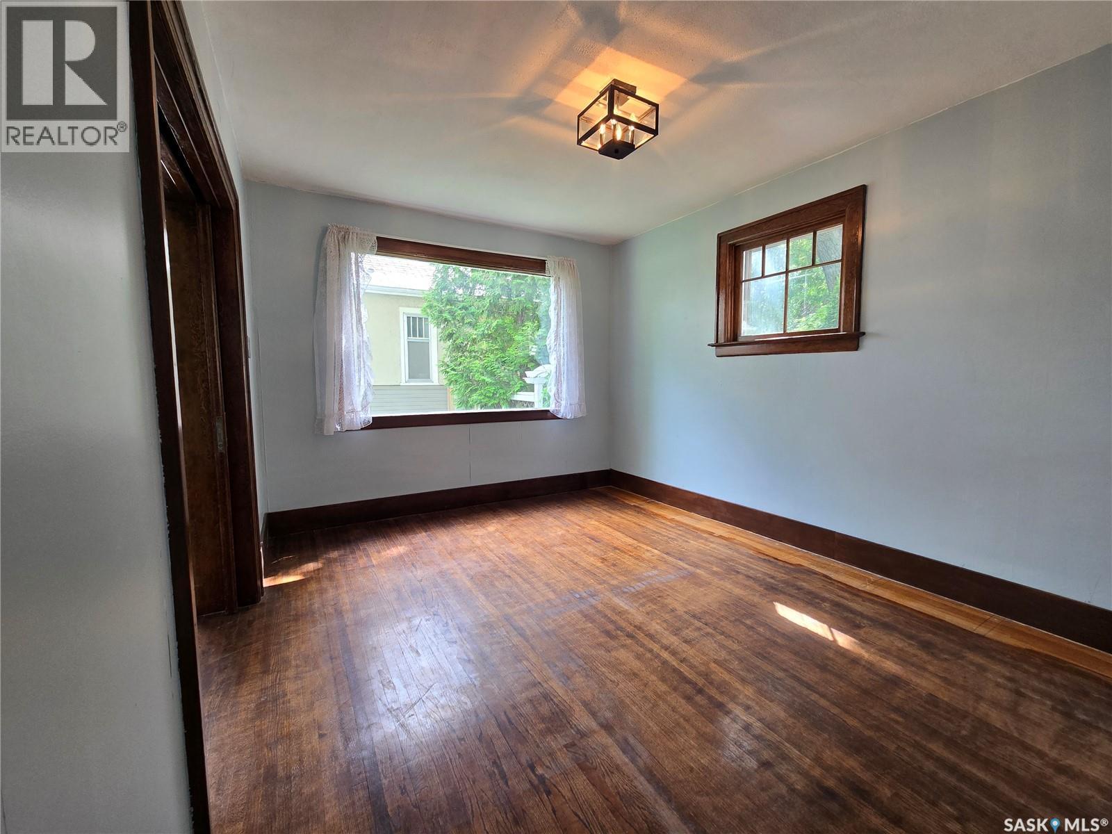 120 8Th Street E, Saskatoon, SK