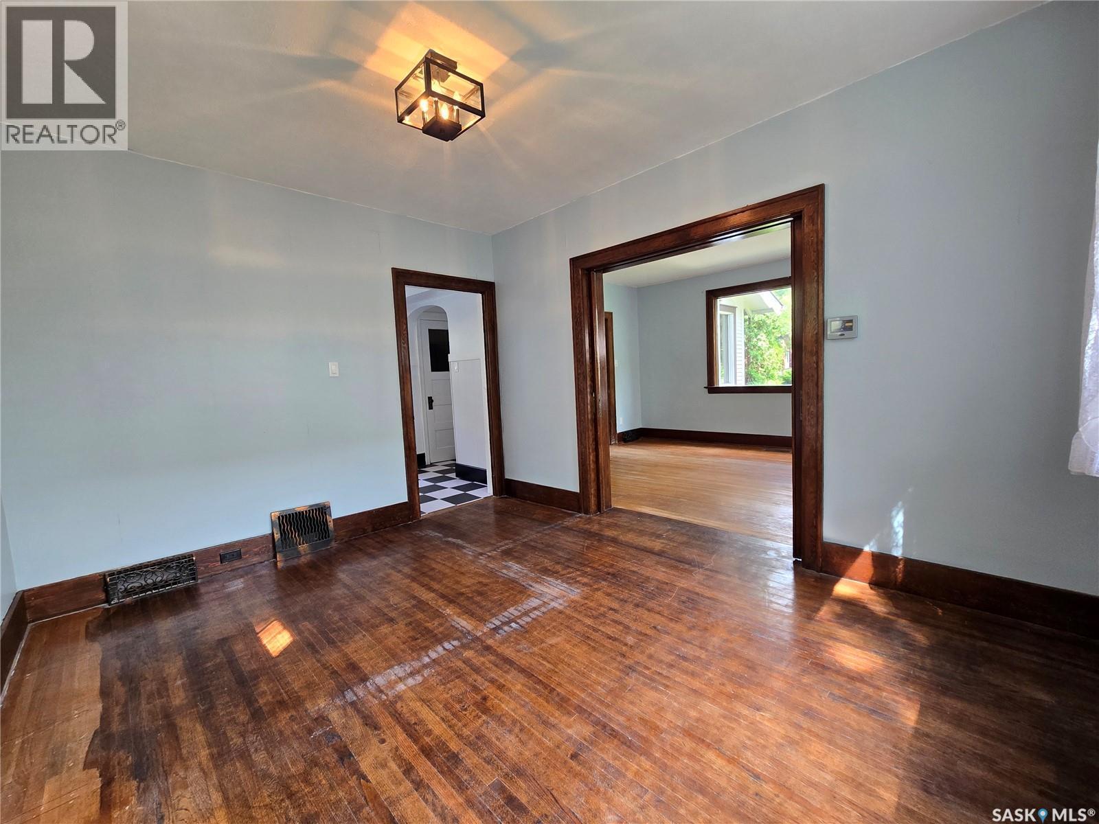 120 8Th Street E, Saskatoon, SK
