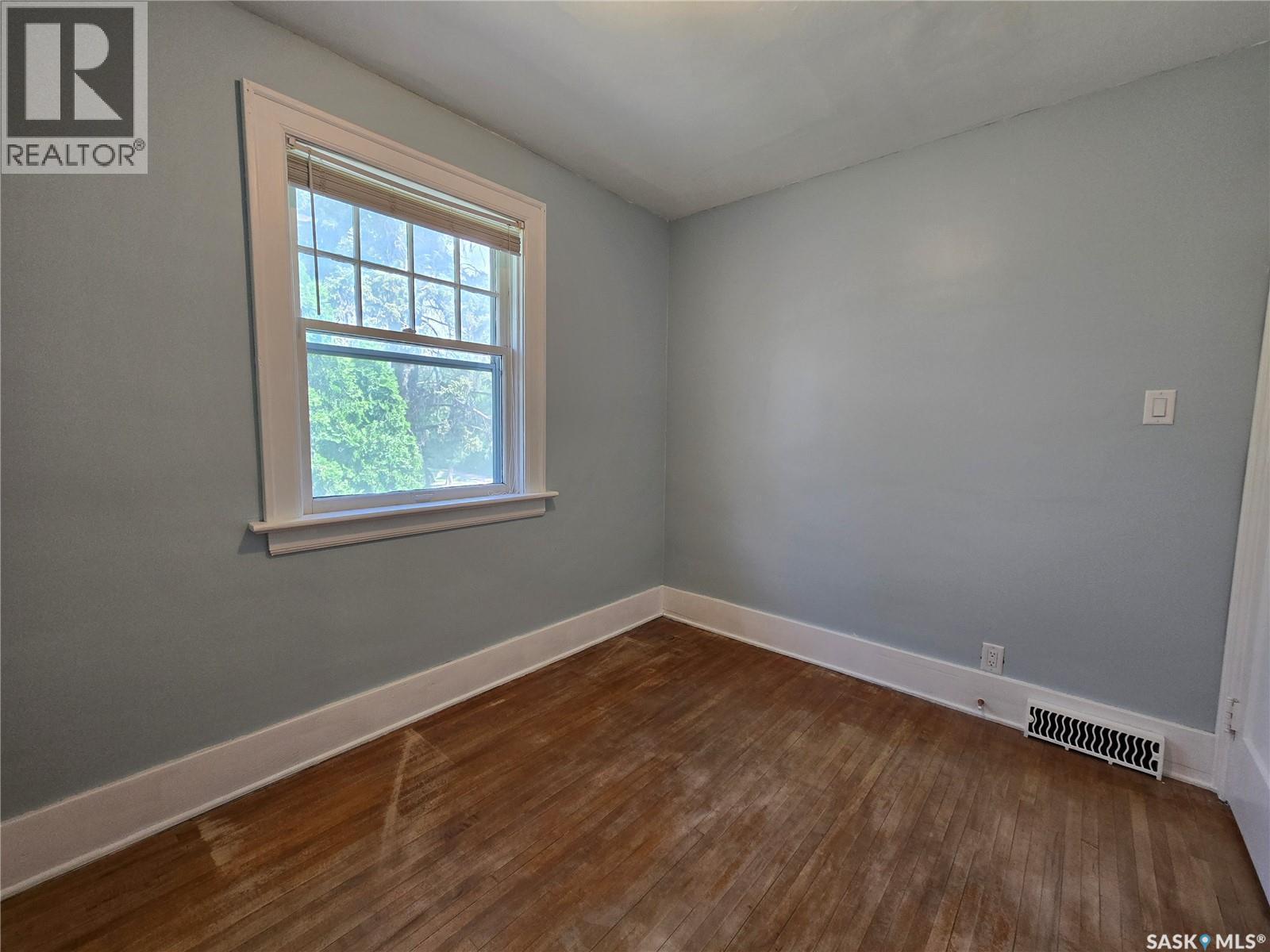 120 8Th Street E, Saskatoon, SK