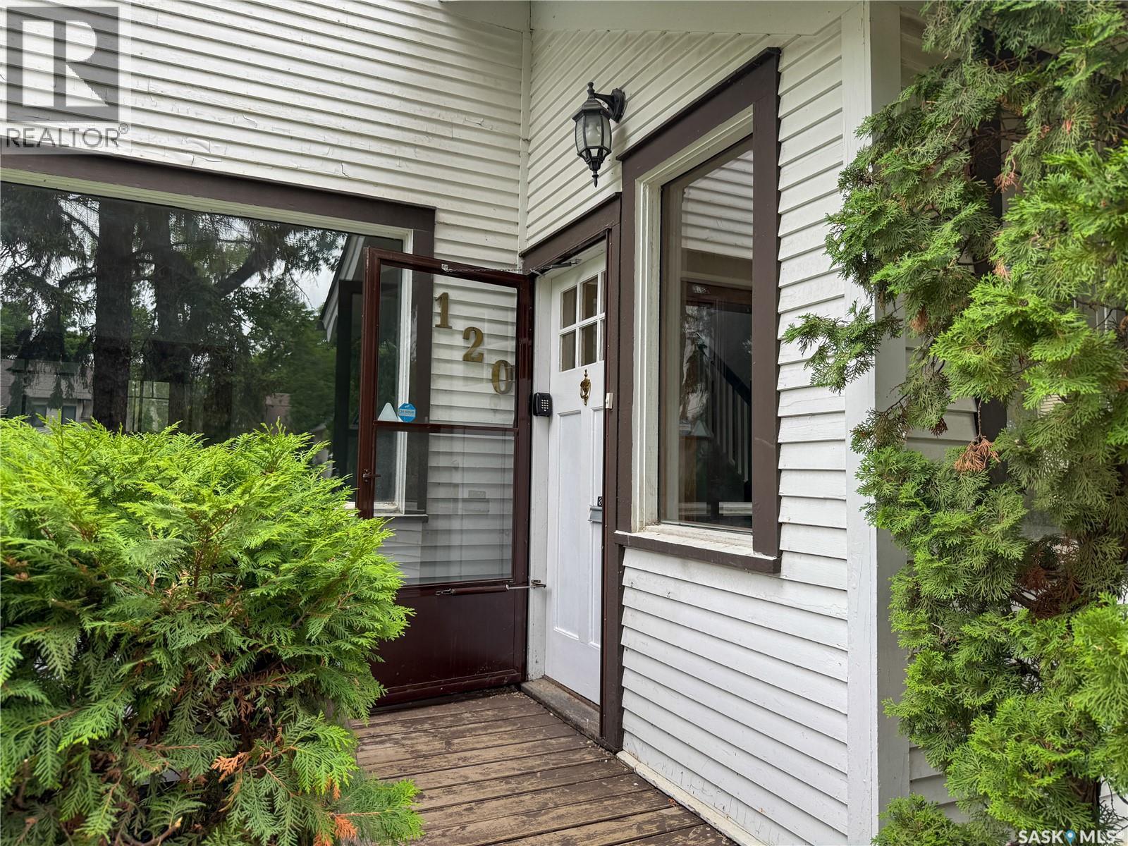120 8Th Street E, Saskatoon, SK
