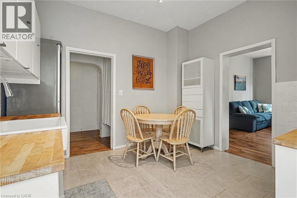 22 Stinson Street, Hamilton, ON - Indoor Photo Showing Dining Room