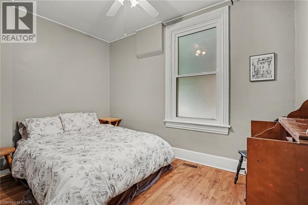 22 Stinson Street, Hamilton, ON - Indoor Photo Showing Bedroom