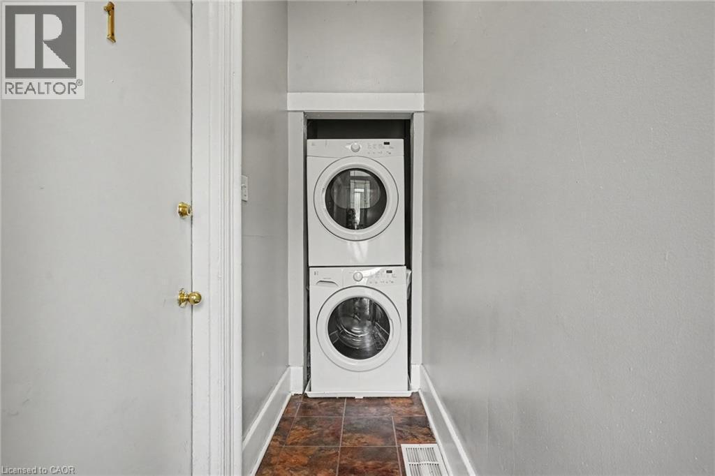 22 Stinson Street, Hamilton, ON - Indoor Photo Showing Laundry Room