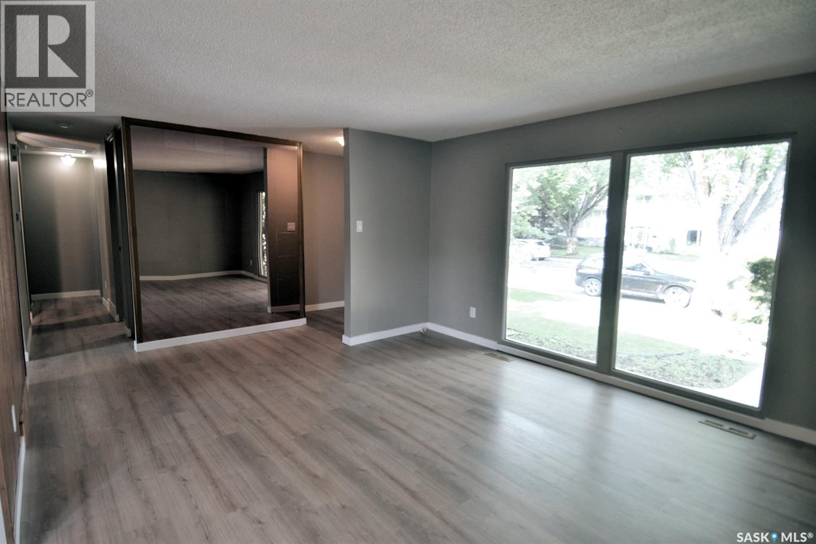 352 Carleton Drive, Saskatoon, SK