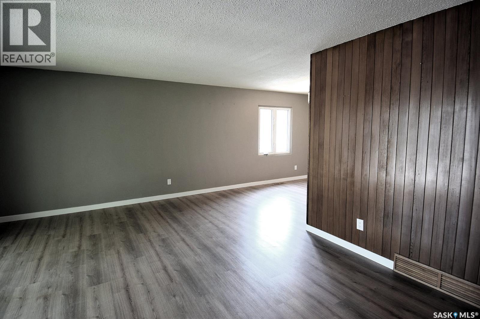 352 Carleton Drive, Saskatoon, SK