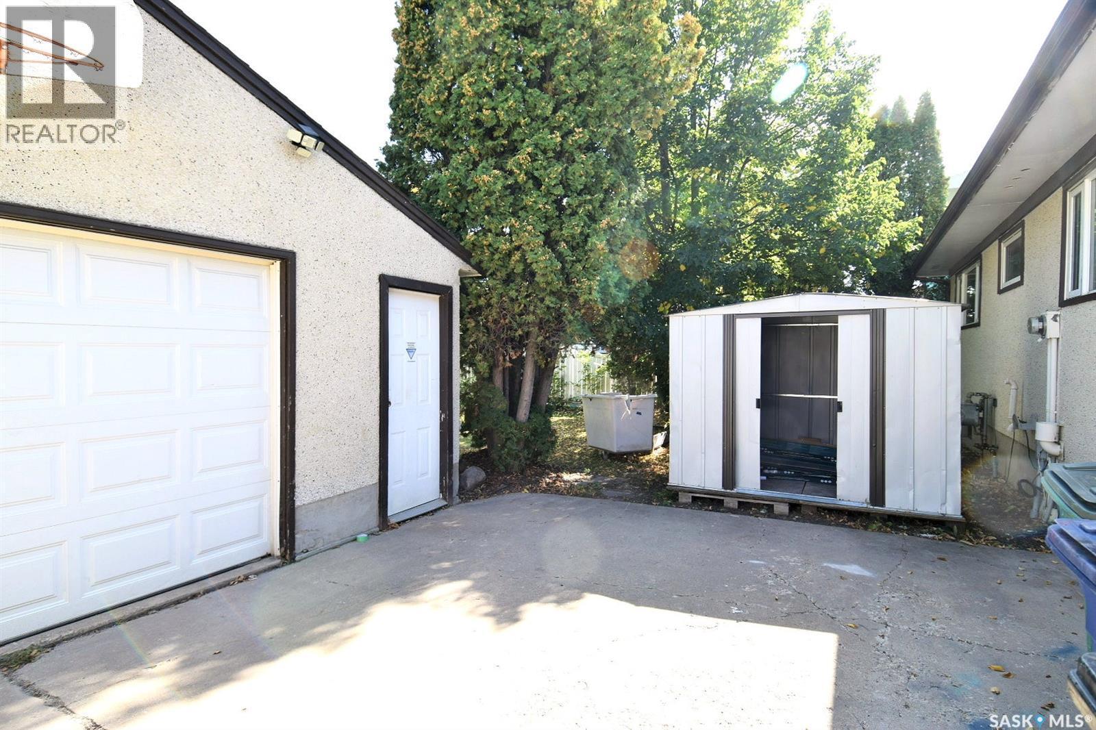352 Carleton Drive, Saskatoon, SK