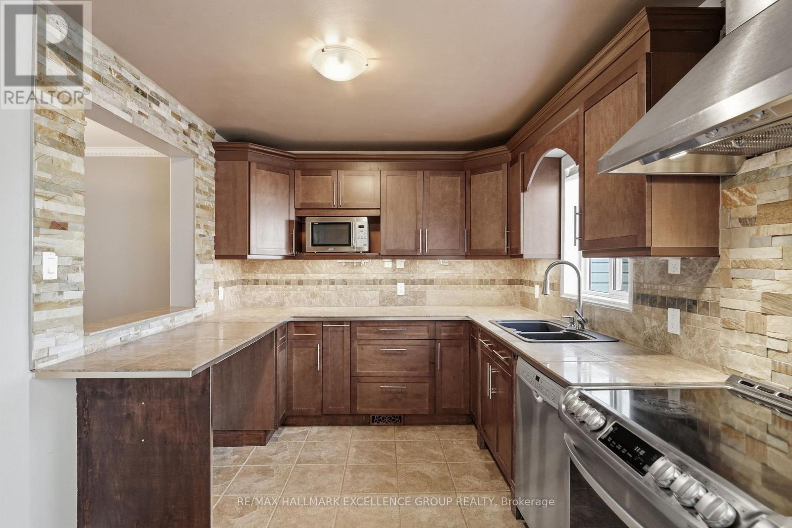887 Nesting Way, Ottawa, ON