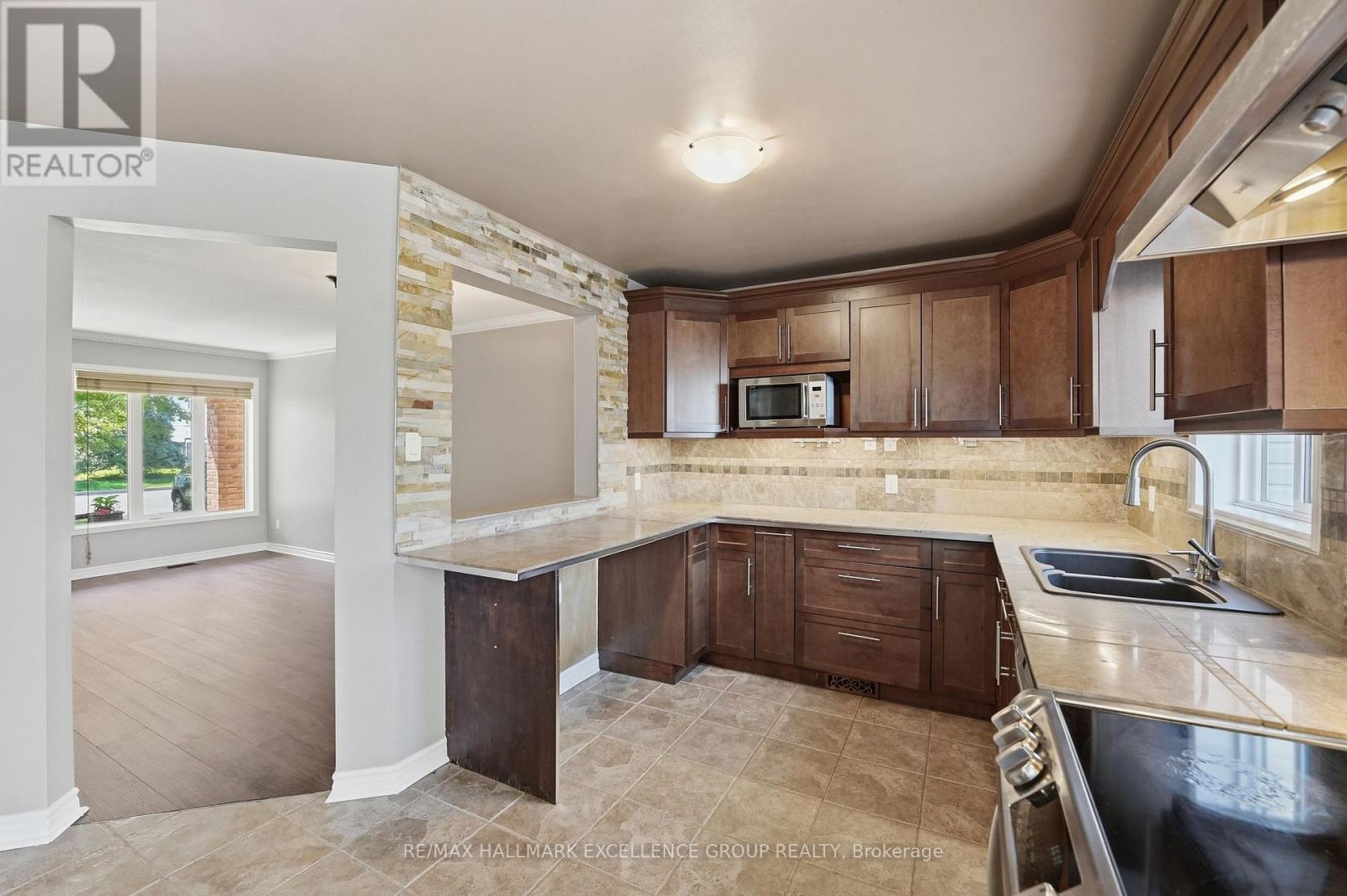 887 Nesting Way, Ottawa, ON