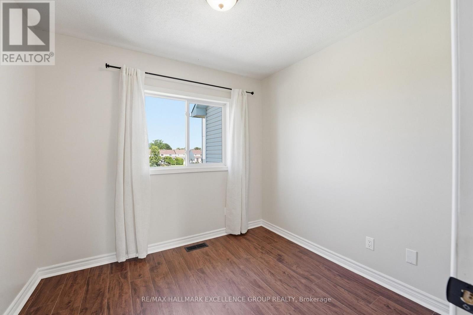 887 Nesting Way, Ottawa, ON