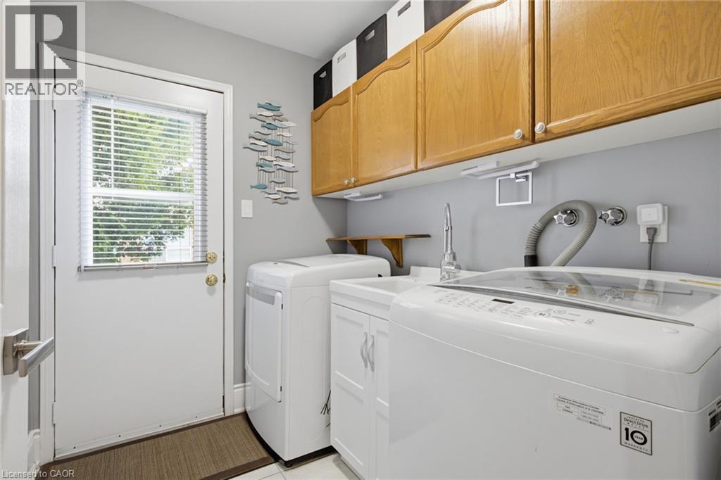 196 Harwood Road, Cambridge, ON - Indoor Photo Showing Laundry Room