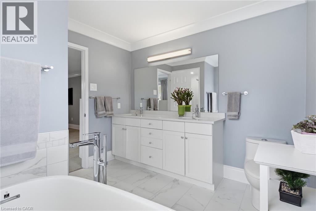 196 Harwood Road, Cambridge, ON - Indoor Photo Showing Bathroom